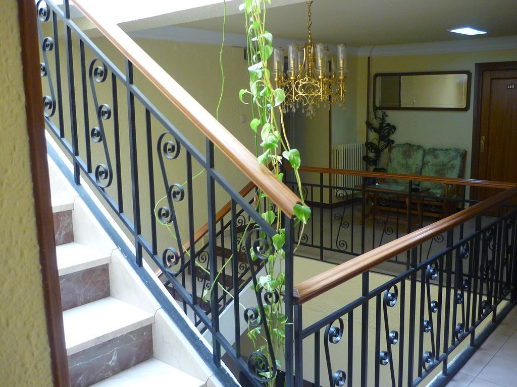 Hostal El Centro Huesca Zewnętrze zdjęcie