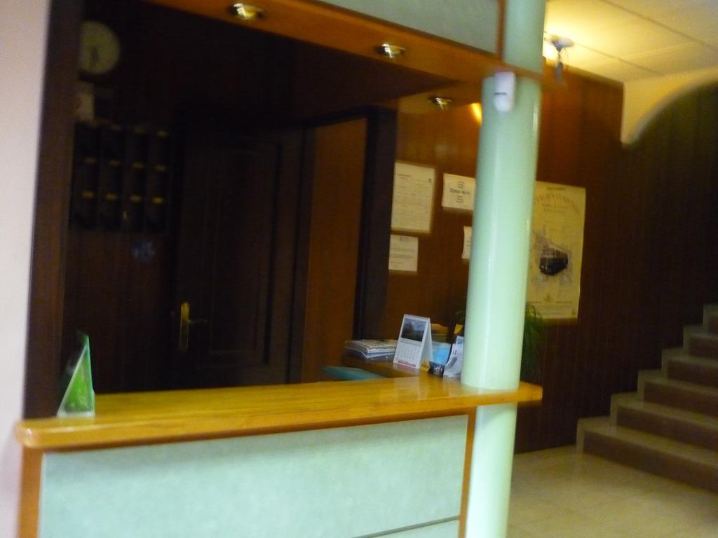 Hostal El Centro Huesca Zewnętrze zdjęcie
